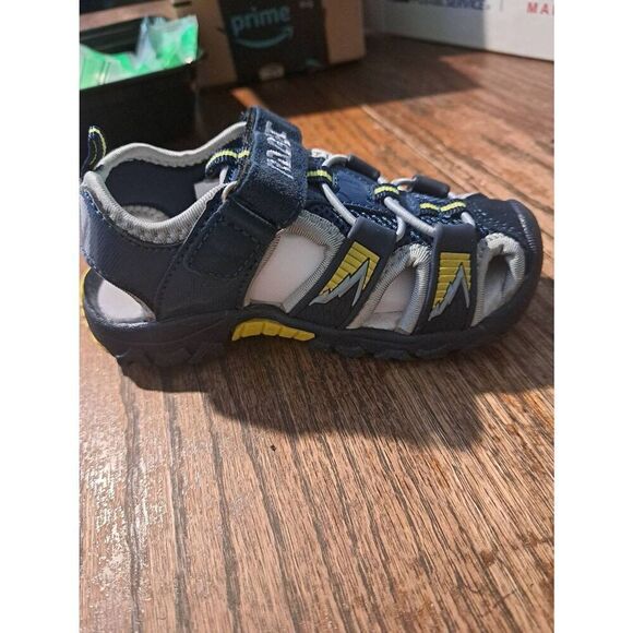 New Boys Size 8.5 Rabbit Blue, Yellow, Grey Hook and Loop Summer Sandals NWT - Picture 3 of 5
